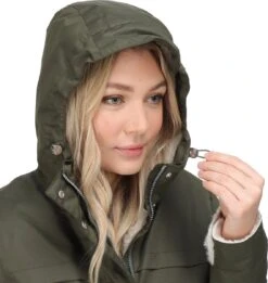 De Regatta Remina Jas - Jas Met Lang Model - Dames - Waterdicht - Ademend - Donkergroen 25 De Regatta Remina Jas - Jas Met Lang Model - Dames - Waterdicht - Ademend - Donkergroen -Fjallraven Winkel 1137x1200