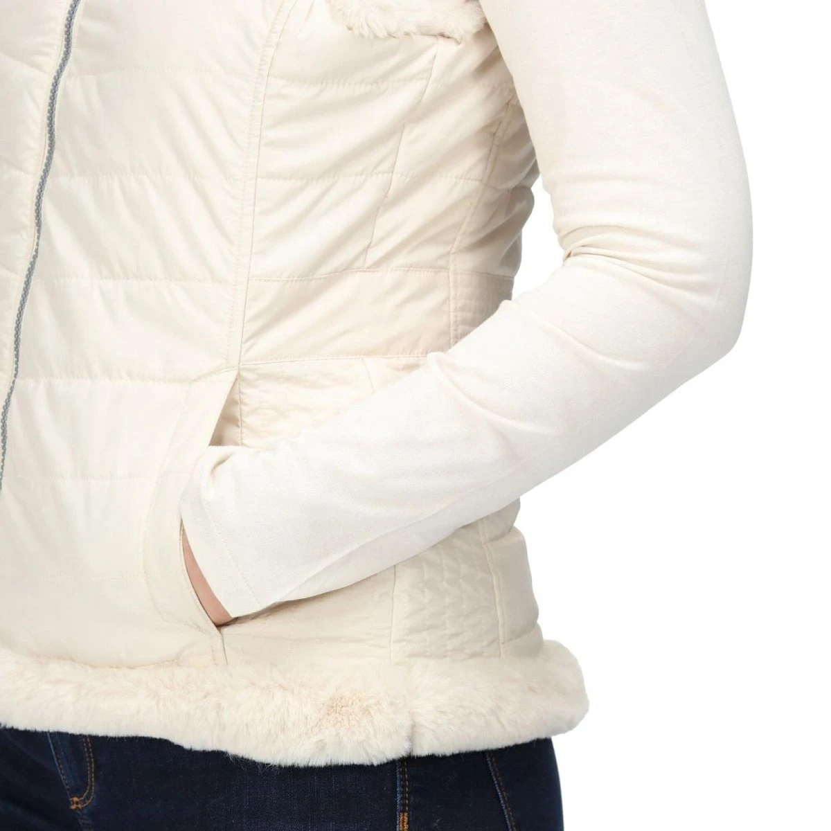 De Regatta Winslow Baffle Bodywarmer - Outdoorbodywarmer - Dames - Geïsoleerd - Waterafstotend - Room Wit 2 De Regatta Winslow Baffle Bodywarmer - Outdoorbodywarmer - Dames - Geïsoleerd - Waterafstotend - Room Wit - Afbeelding 2