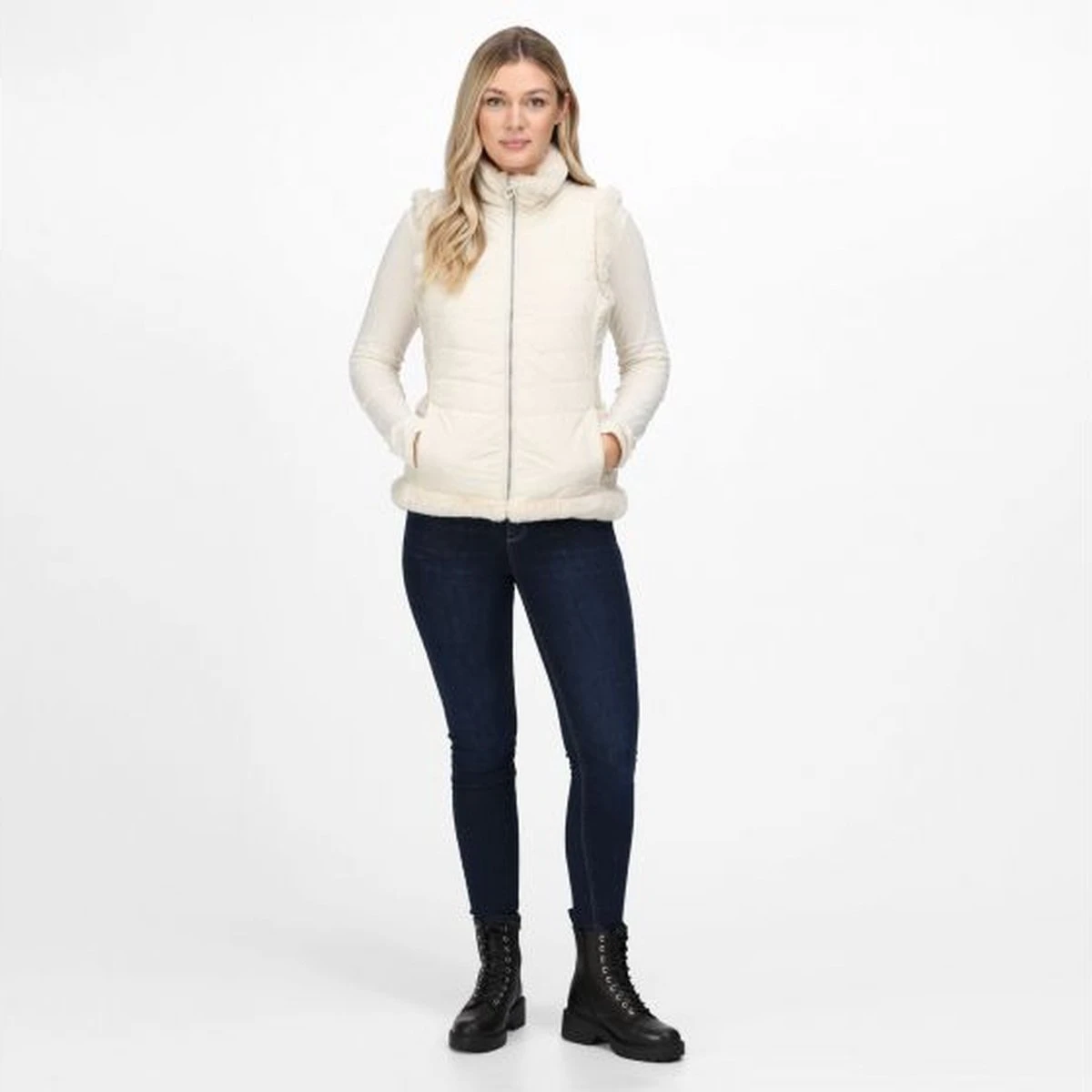 De Regatta Winslow Baffle Bodywarmer - Outdoorbodywarmer - Dames - Geïsoleerd - Waterafstotend - Room Wit 3 De Regatta Winslow Baffle Bodywarmer - Outdoorbodywarmer - Dames - Geïsoleerd - Waterafstotend - Room Wit - Afbeelding 3
