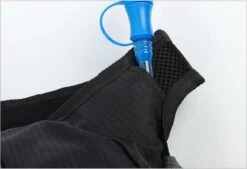 Ultralichte Outdoor Drinkrugzak - Zwart/oranje - 10 Liter - Waterafstotend - Reflecterend 15 Ultralichte Outdoor Drinkrugzak - Zwart/oranje - 10 Liter - Waterafstotend - Reflecterend -Fjallraven Winkel 1200x821 2