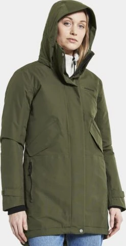 Didriksons TANJA WNS PARKA 6 Dames Outdoor Parka - Maat 40 18 Didriksons TANJA WNS PARKA 6 Dames Outdoor Parka - Maat 40 -Fjallraven Winkel 615x1200
